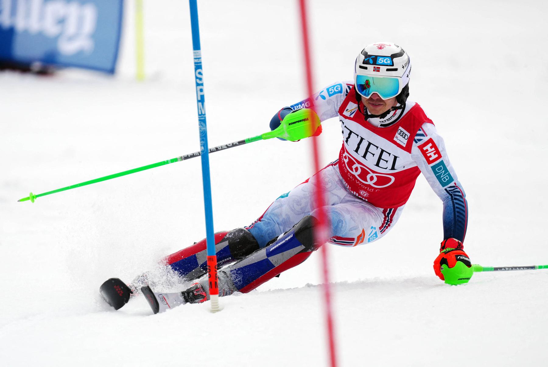 Henrik Kristoffersen fetches slalom ball-diepresse.com