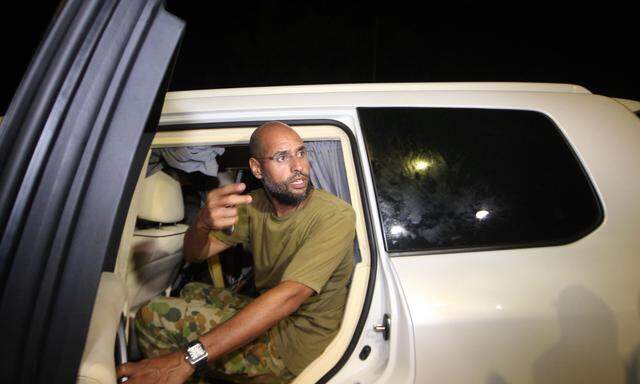 Ein letzter Auftritt in Tripolis. Saif al-Islam al-Gaddafi im August 2011, in den Tagen der Entscheidungsschlacht um die libysche Hauptstadt.