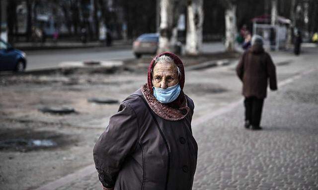 Eine Frau, aufgenommen Anfang der Woche in der Ostukraine.