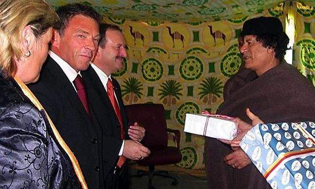 Der Kaernter Landeshauptmann Haider in Libyen im Jahr 2004