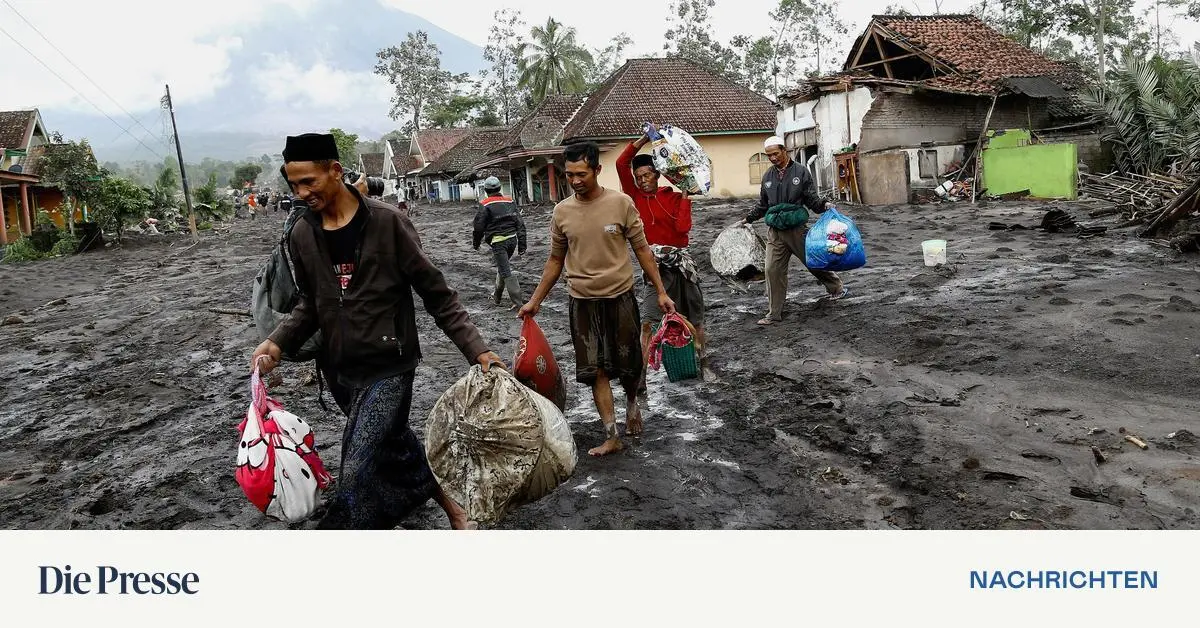 Vulkanausbruch-auf-Java-Hunderte-Indonesier-bringen-sich-in-Sicherheit