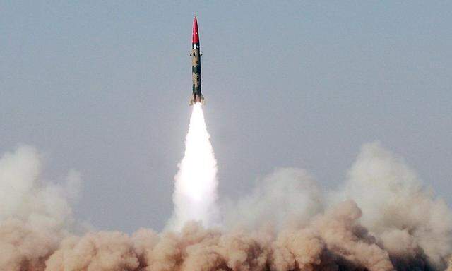 PAKISTAN MISSILE GHAZNAVI TEST FIRE