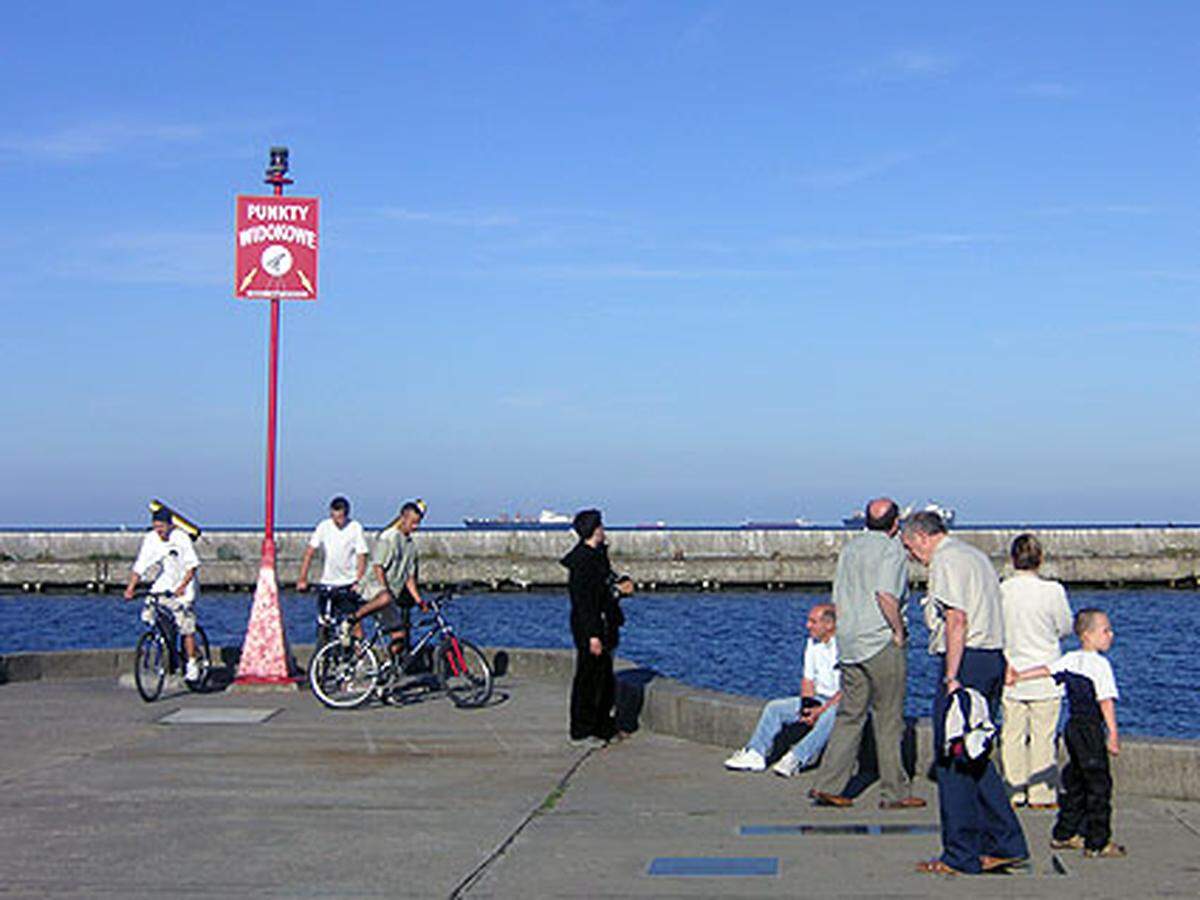 Gdynia gehört mit Gdask (und dem Badeort Zoppot) zur sogenannten Dreistadt („Trójmiasto“), einem nordpolnischen Einzugsbereich mit über einer Million Einwohner. Hier in Gdynia befindet sich der große Hafen und alles ist etwas rauer.