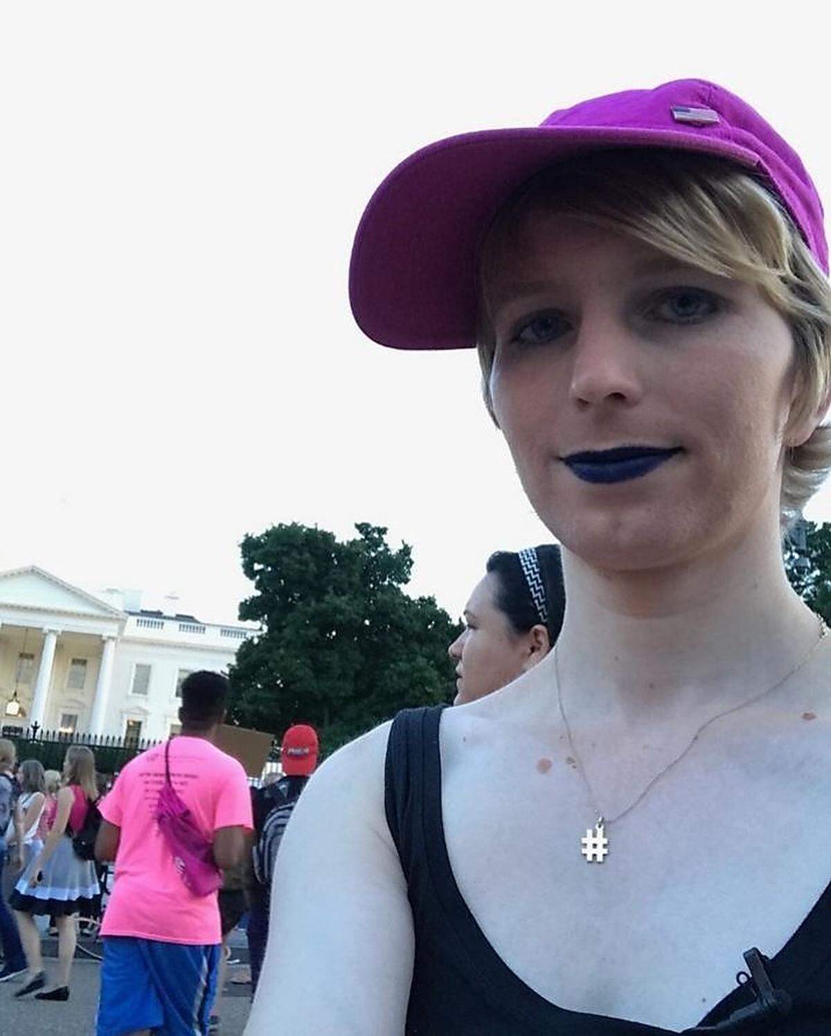 Manning betätigt sich mittlerweile als Aktivistin für Transgender-Rechte. Auch ihre politischen Aktionen teilt sie mit ihren Followern.