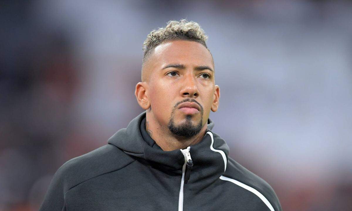 Bei der deutschen Nationalmannschaft ist eher Understatement angesagt. Jerome Boateng versucht es hellen Spitzen.