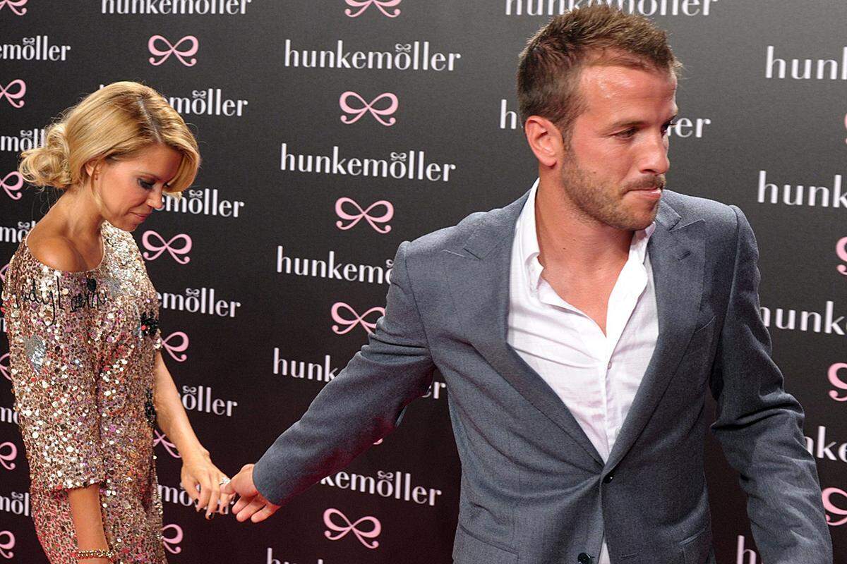 Einige Tage zuvor, am 3. Jänner 2013, hatten die modelnde Moderatorin Sylvie und ihr Ehemann, Profifußballer Rafael van der Vaart, ihre Trennung bekannt gegeben.