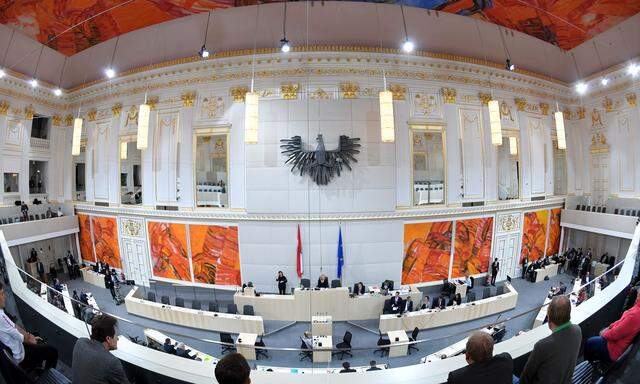Ein Blick in den Großen Redoutensaal im Rahmen einer Sitzung des Nationalrates im Ausweichquartier in der Hofburg 