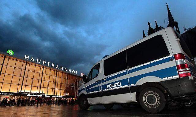 Archivbild: Der Kölner Hauptbahnhof, vor dem es zu Silvester Übergriffe gab