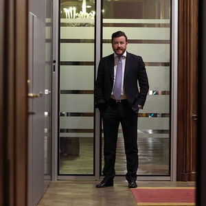 Wollen Sie Christoph Dichand auf diesem Weg etwas ausrichten? „Danke für das Angebot, aber wenn ich Christoph Dichand etwas ausrichten wollte, würde ich es ihm direkt sagen."