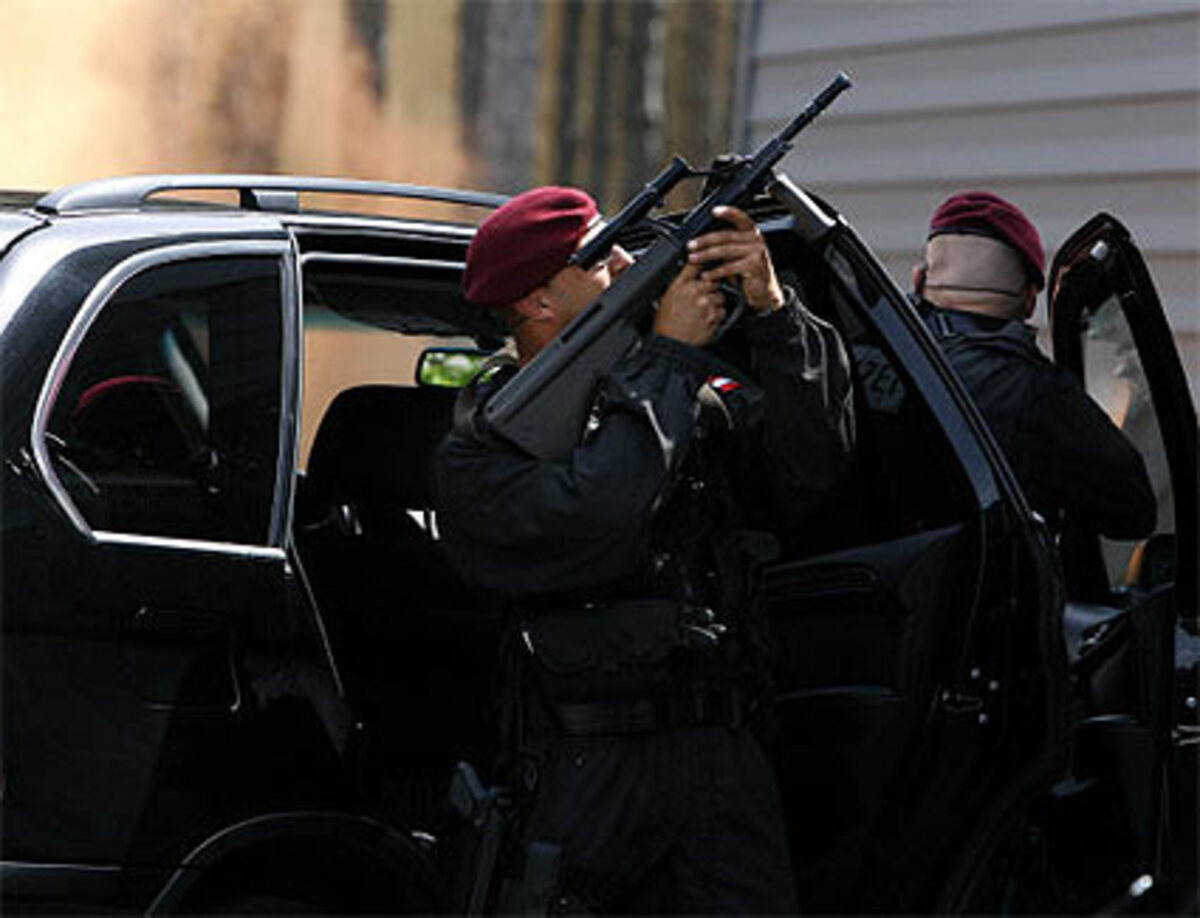 Die Elite-Einheit bewacht Putin von seiner Ankunft am Flughafen Schwechat bis zu seiner Abreise und übernimmt die so genannte Umfeldsicherung. Abgeschirmt wird er aber auch zusätzlich noch von knapp 40 russischen Sicherheitsleuten.