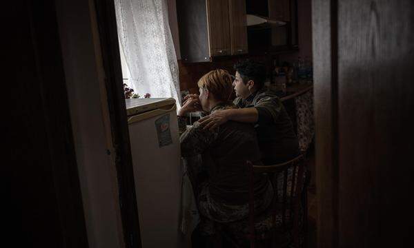 Soldatinnen und Soldaten weltweit leiden besonders häufig unter einer Posttraumatischen Belastungsstörung (im Bild: psychologisches Therapiezentrum nahe der Front in Saporischschja, Ukraine).