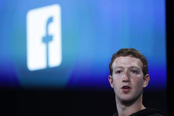 Eine Erwähnung Wert ist auch Mark Zuckerberg. Der junge Facebook-Gründer liegt nach einem turbulenten Börsengang auf Platz 26. Sein Vermögen konnte er im Vergleich zum Jahresende 2012 auf 24,7 Milliarden Dollar verdoppeln (!).