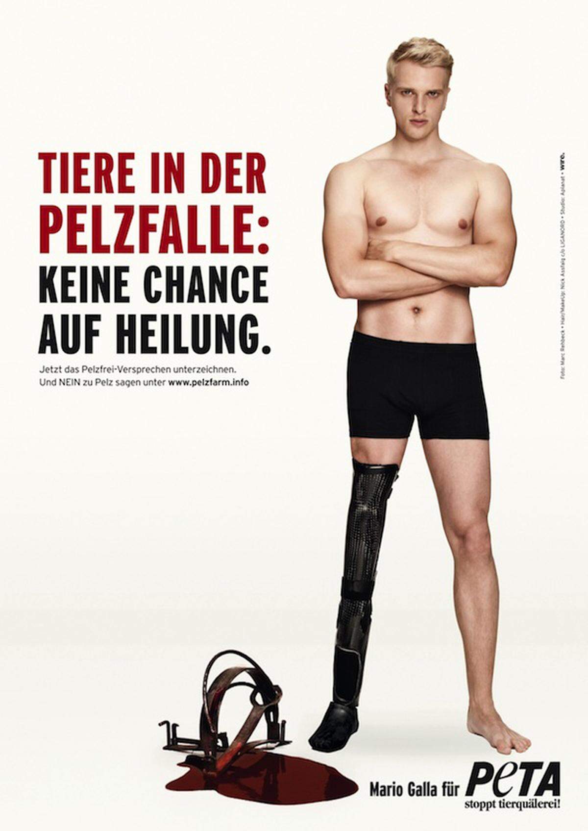 Ohne Tattoos, jedoch mit einer Beinprothese zeigte sich das deutsche Model Mario Galla nicht nur in der Werbung für die Tierschutzorganisation Peta, sondern auch am Laufsteg von Michael Michalsky.