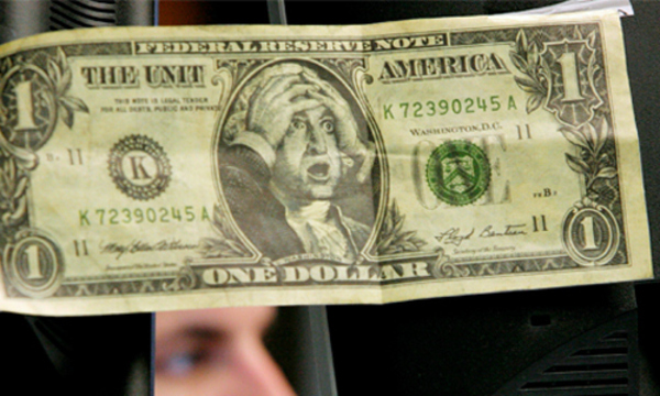 Die USA haben die Schuldengrenze von 14,3 Billionen Dollar erreicht. Einigen sich Republikaner und Demokraten nicht auf ein Sparpaket, droht die Zahlungsunfähigkeit. Würde man die Staatsschulden in 1-Dollar-Noten aufeinanderstapeln, würde der Turm von der Erde zweimal zum Mond und wieder zurück reichen, berechnete ftd.de.