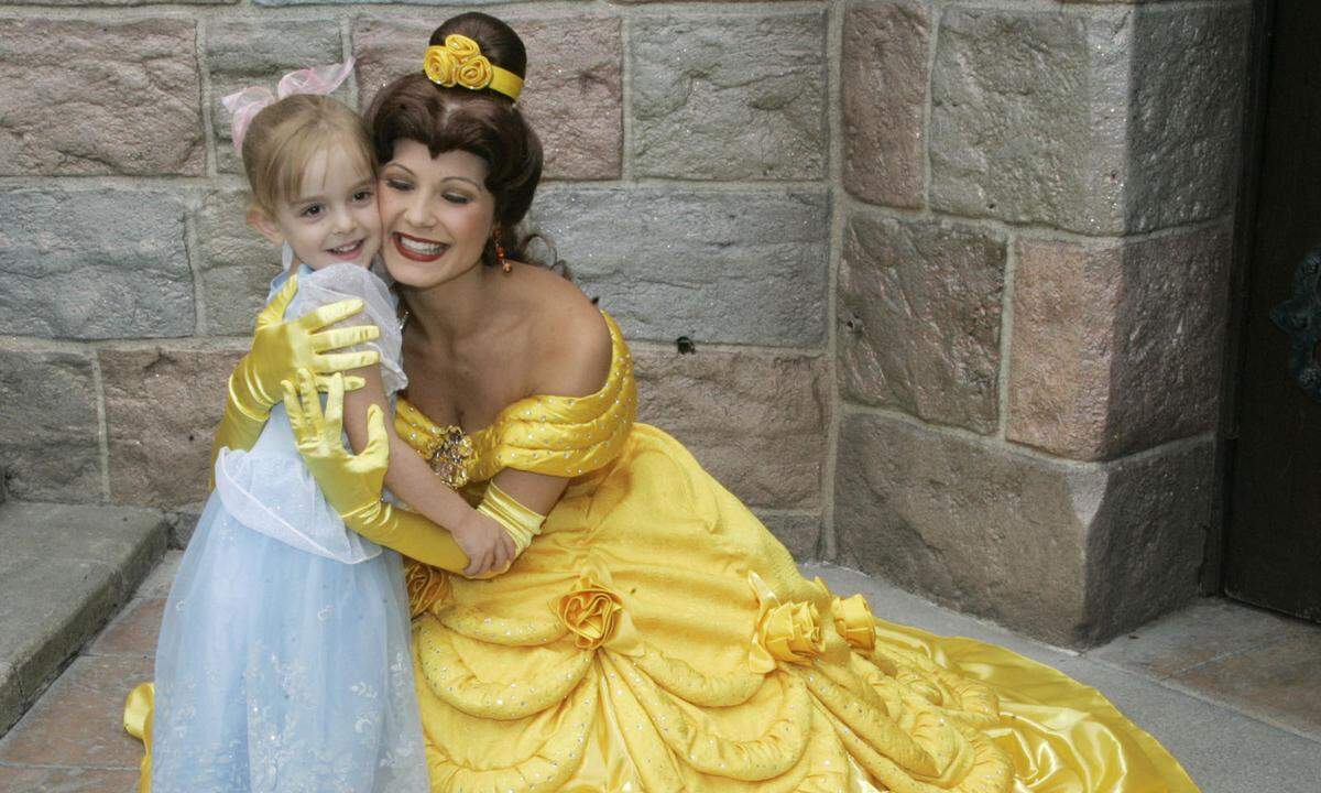 Lediglich die Widersacher hätten Narben, im Disney-Universum - die Prinzessinnen sind perfekt", so die Britin. Auch die 27-jährige Amy Wooldridge fühlte sich trotz ihrer Liebe zu Disney zurückgesetzt.
