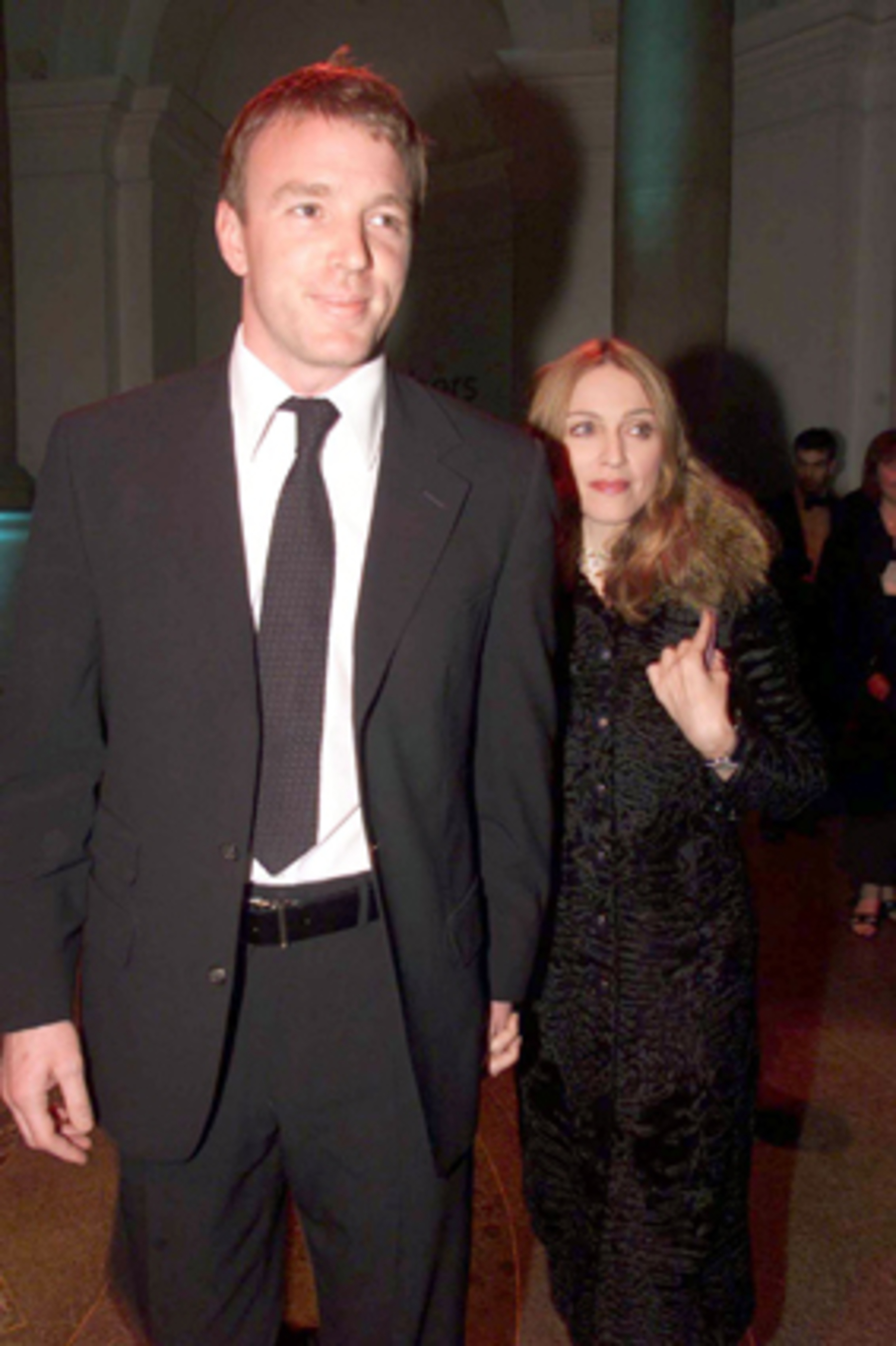 Zwischen diesem ehemaligen Promi-Paar lagen elf Jahre. Hat nicht so gut funktioniert. Der Altersunterschied war in diesem Fall wahrscheinlich aber das geringste Problem. Madonna ist 58 Jahre alt, Guy Ritchie 48.