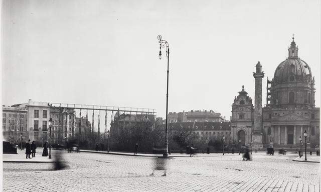 Blick auf die Karlskirche und auf die Fassadenschablone von Otto Wagners Stadtmuseum, 1909/10
