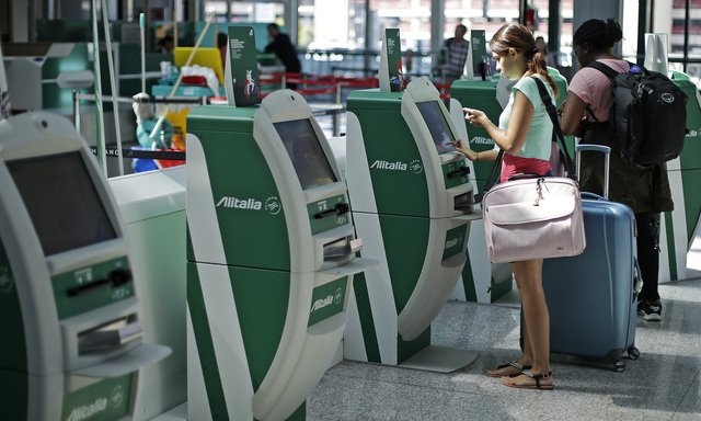 Die Zeiten, als freundliche Mitarbeiter die Passagiere eincheckten, sind vorbei. Aber müssen wir wegen der Digitalisierung auch die BIP-Berechnung ändern?