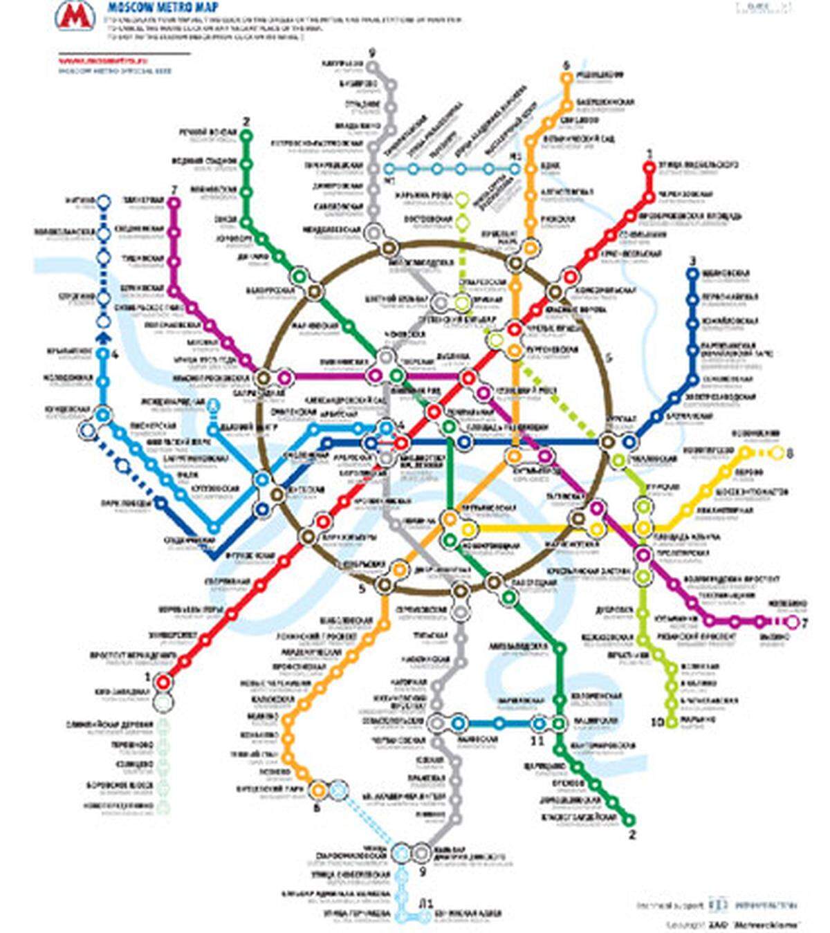 Das System der Moskauer Metro ist relativ einfach aufgebaut - jeder Linie wird eine Farbe zugeordnet. Manchmal sind die Wege bei den Umsteigbahnhöfen etwas weit, dafür wird man mit einmaliger Architektur entschädigt.