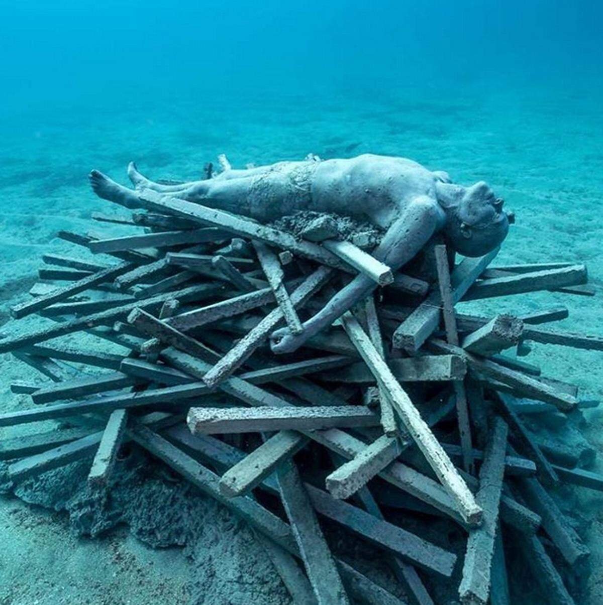 deCaires Taylor will mit seinen Werken eine Brücke zwischen unserer Welt und der unbekannten Unterwasserwelt schlagen.    