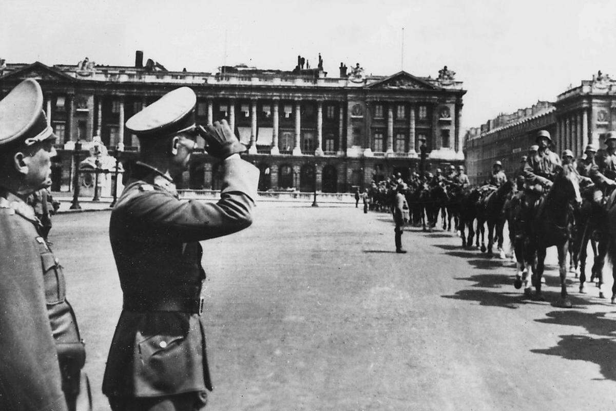 Begonnen hat die Rückeroberung der Stadt zwei Wochen zuvor: Während die alliierten Truppen nach der Landung in der Normandie vorrücken, ruft die Resistance zum Generalstreik auf, den auch die Mehrheit der Polizei befolgt. Am 19. August besetzen mehrere tausend Polizisten die Pariser Polizeipräfektur und hissen die blau-weiß-rote Fahne.  (Bild: Deutsche Truppen in Paris, 1940)