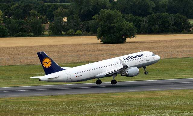 Laut OGH verwendete die Lufthansa einige unzulässige Klauseln.