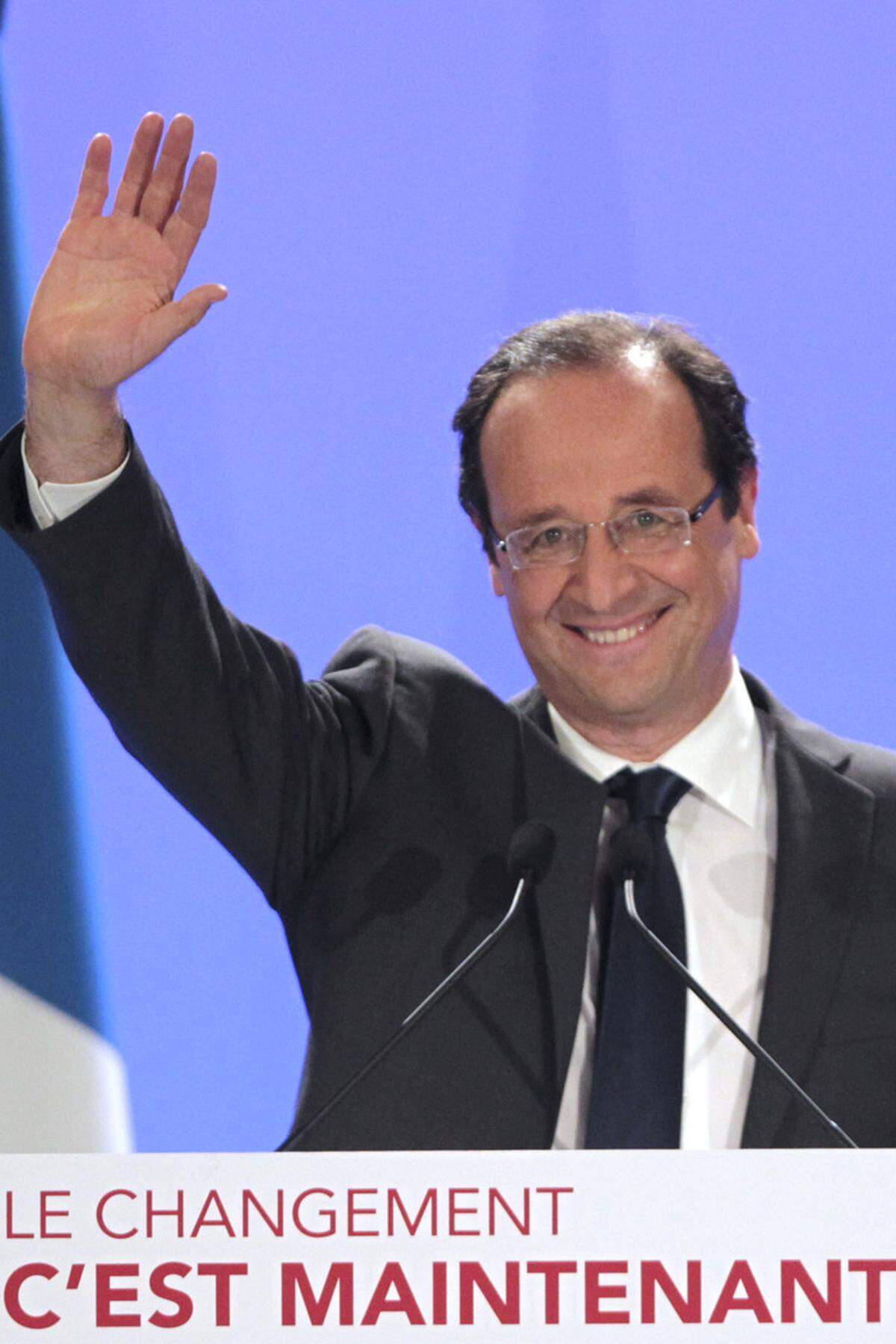 "Ich stehe für den Wandel", sagt Hollande, um im gleichen Atemzug alle zu seiner Wahl am 6. Mai aufzurufen, die "ein neues Frankreich" wollen.