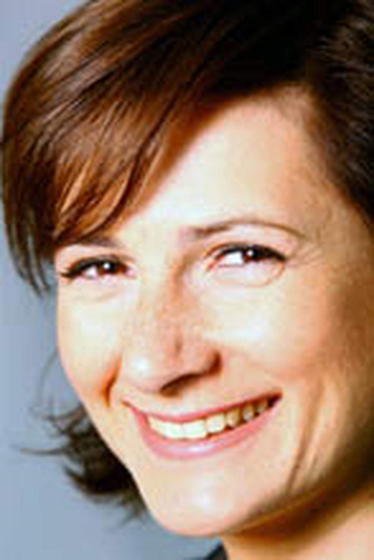 Kristijana Lastro (32) ist Head of Communications bei CMS Reich-Rohrwig Hainz. Die Kommunikationsexpertin ist ab sofort für Kommunikation und PR bei der renommierten Anwaltssozietät zuständig.