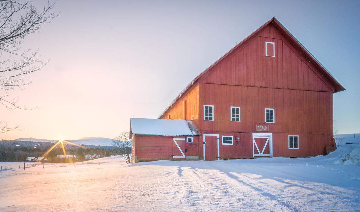 Stowe in den Green Mountains, einem der schneesichersten Gebiete der USA, hat sich seine authentische New-England-Architektur bewahrt, etwa die Grandview Farm (hier im Bild).