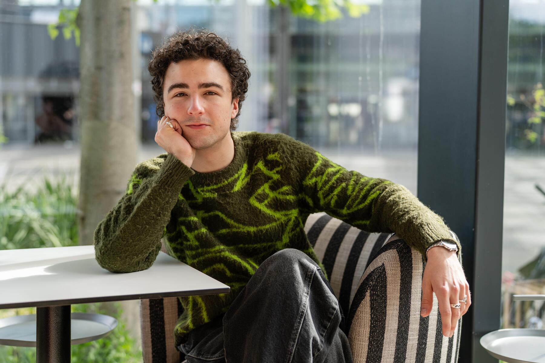 ESC-Sänger Cosmó: „Ich bin finanziell noch auf meine Eltern angewiesen“ [premium]