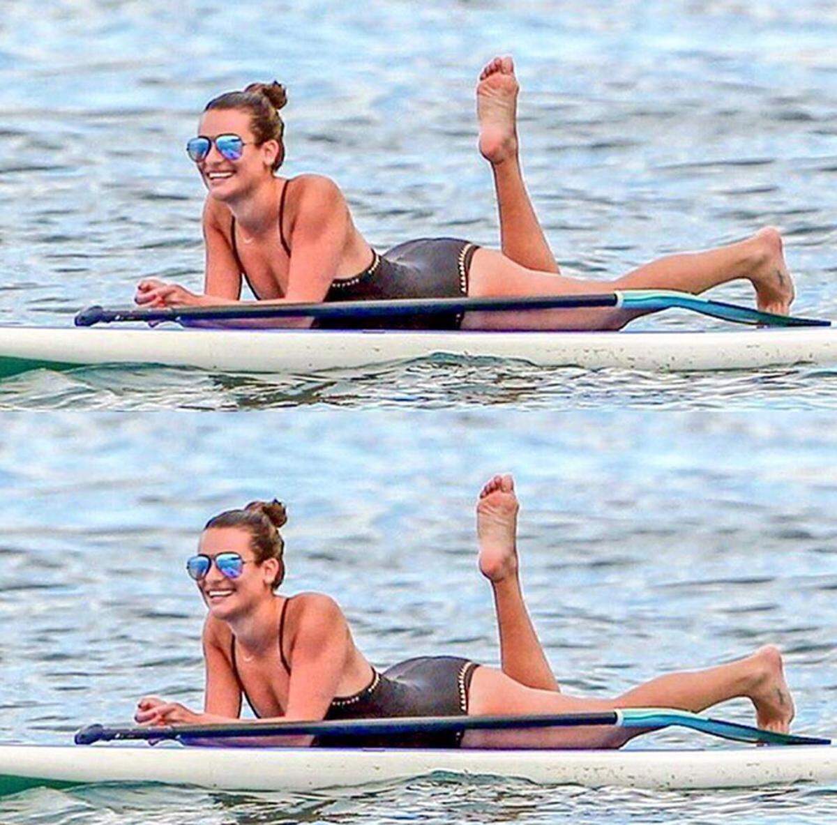 Schauspielerin Lea Michele sonnt sich auf dem Paddle Board.