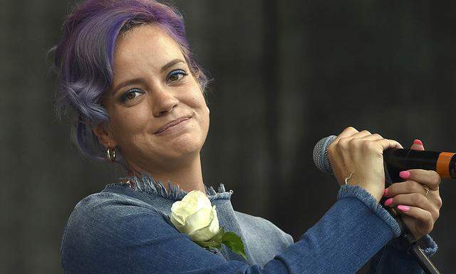Lily Allen sings at a special service for murdered Labour Party MP Jo Cox, at Trafalgar Square in London