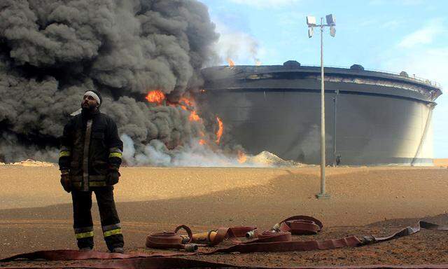 Attacke auf die Ölindustrie. Erst am Wochenende griffen IS-Einheiten die Erdölanlagen in Ras Lanuf an.