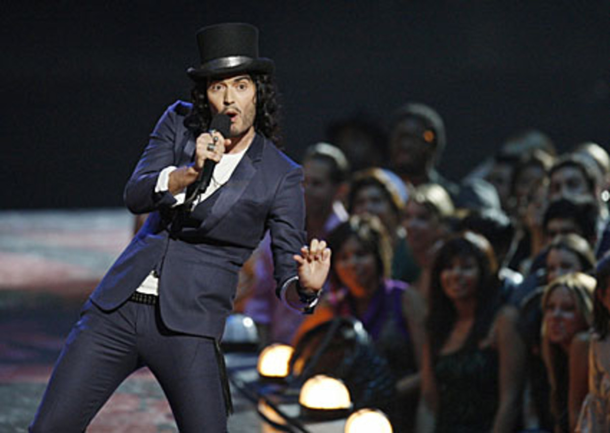 Durch den Abend führte der britische Brachialkomiker Russell Brand. Der sorgte - entgegen seiner Gewohnheit - für keinen Skandal.