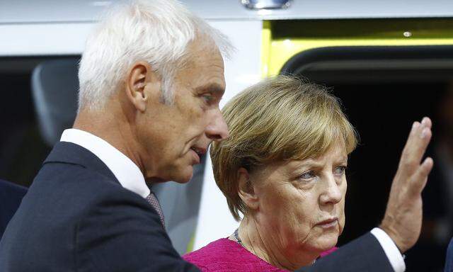 Matthias Müller mit der deutschen Kanzlerin Angela Merkel. 