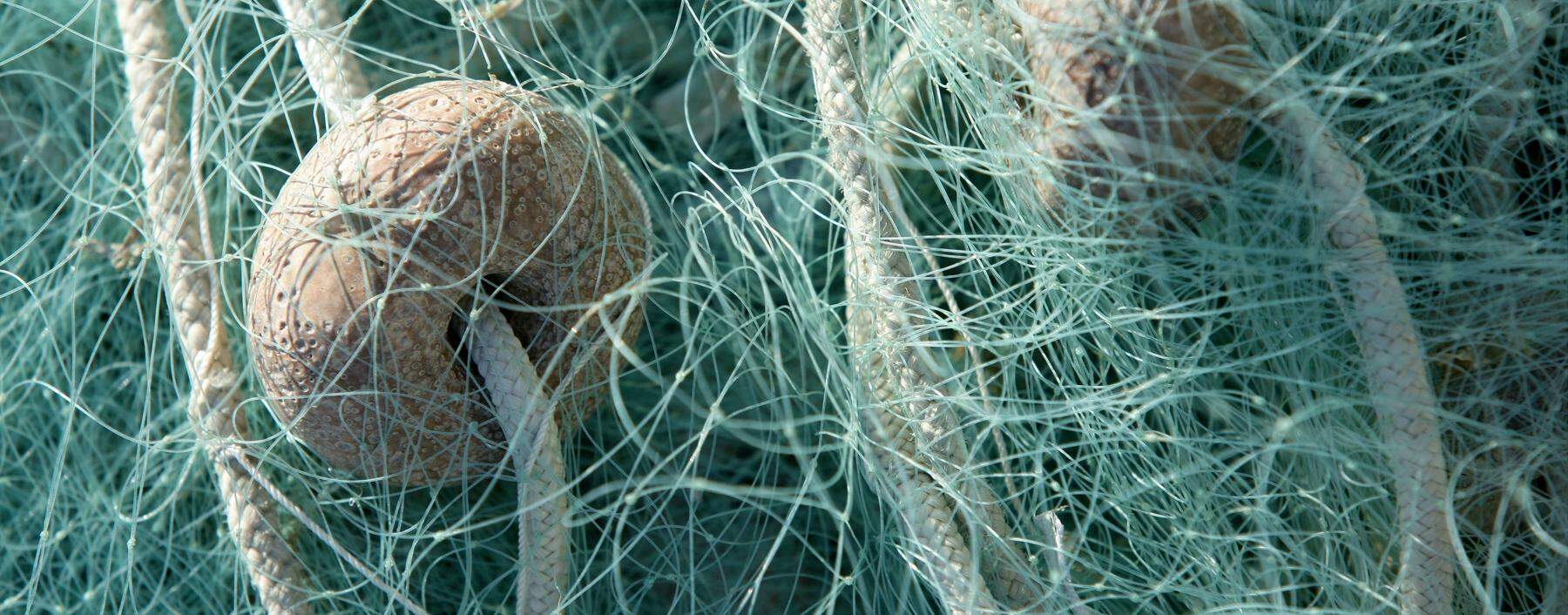 Fischernetze sind für knapp die Hälfte des Plastikmülls im Meer verantwortlich. 