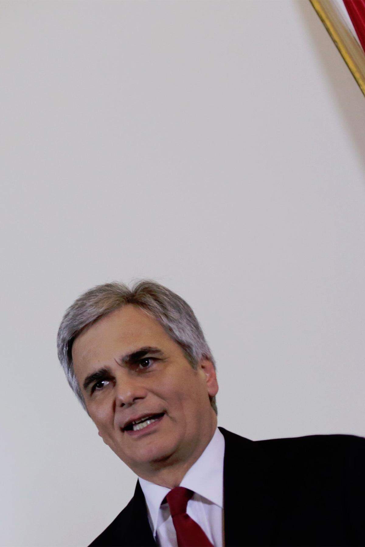 Man muss Österreich nicht neu erfinden." SP-Bundeskanzler Werner Faymann stellt die Neuauflage der rot-schwarzen Koalition vor. Das klingt wenig euphorisch.