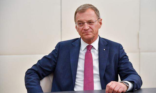 Oberösterreichs Landeshauptmann Thomas Stelzer (ÖVP) regiert seit 2017 mit der FPÖ. Mit Kickl aber könne er nicht: Wie er agiere, sei „unverantwortlich“, sagt Stelzer.