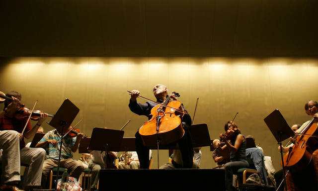 Die Kommunikation in einem Ensemble birgt für die Wissenschaft viele offene Fragen, die mit Motion-Capture und speziellen Algorithmen nun beantwortet werden sollen. [ Reuters ]