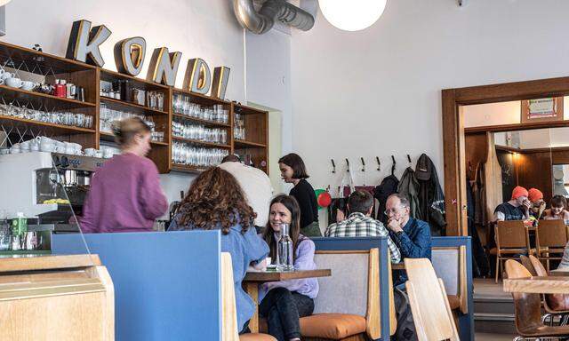 Das Café Caché befindet sich in einer ehemaligen Konditorei, bis vor Kurzem als Café Z bespielt.