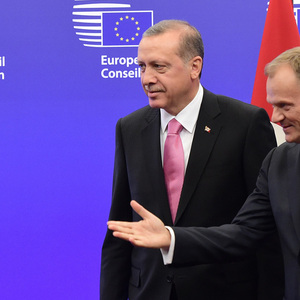 -Recep Tayyip Erdoğan und Donald Tusk.