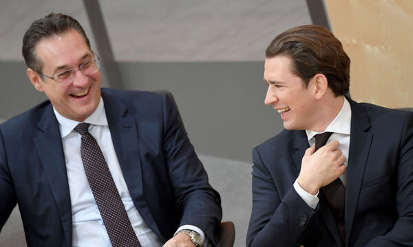 Kurz hat gut lachen - aber auch Strache hat ein wenig an Vertrauen dazugewonnen.