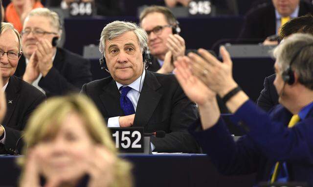 Im vierten Wahlgang wurde Antonio Tajani am späten Dienstagabend zum neuen Präsidenten des EU-Parlaments gewählt.