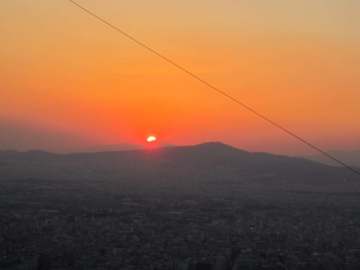 Vom Gipfel des Lycabettus sieht man den wunderbarsten Sonnenuntergang der Welt …