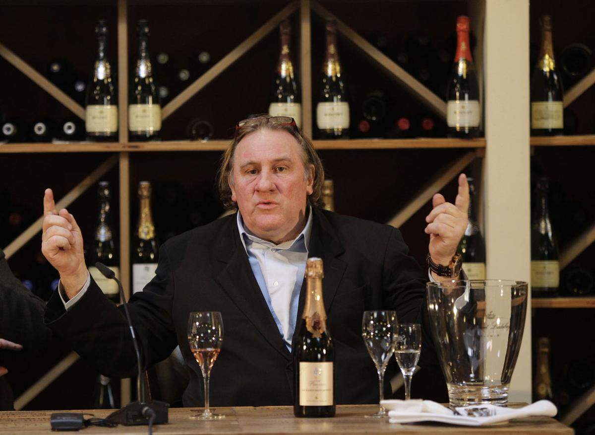 Belanglos im Geschmack und schrecklich überteuert - dass Leidenschaft und Prominenz nicht reichen, musste Hobby-Winzer Gerard Depardieu einsehen. Seine Traubenerzeugnisse werden selten gelobt. Er besitzt sechs Weingüter in Frankreich, Italien und Lateinamerika.
