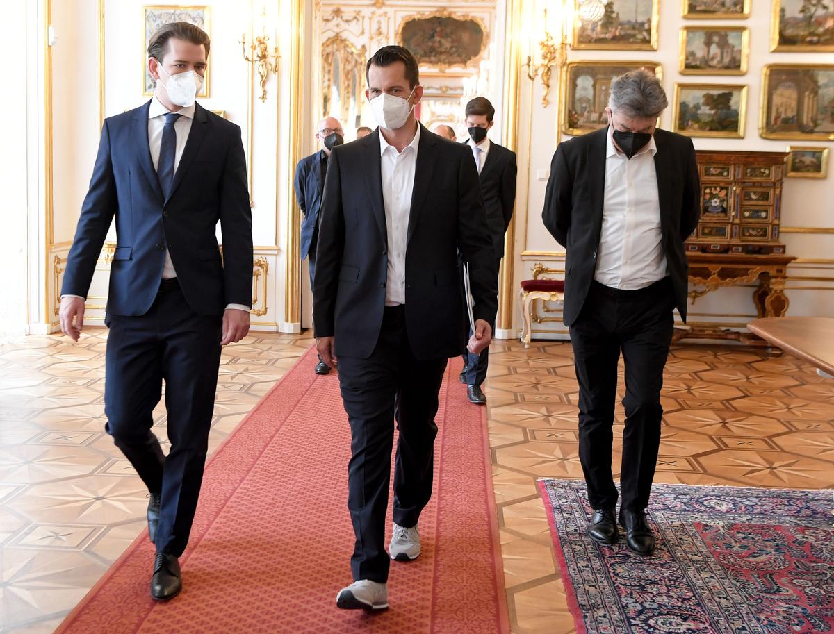 Mückstein wurde von Kanzler Sebastian Kurz (ÖVP) und Vizekanzler Werner Kogler (Grüne) begleitet