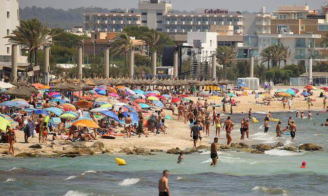 Die Strände bei Mallorcas Hauptstadt Palma sind im Sommer voll, immer wieder gibt es Zwischenfälle mit betrunken Touristen.