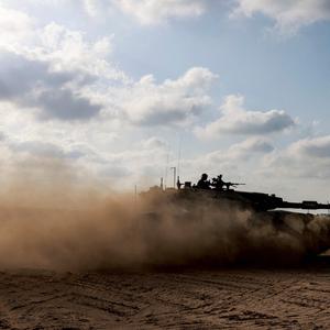 Ein israelischer Kampfpanzer an der Grenze zum Gazastreifen.