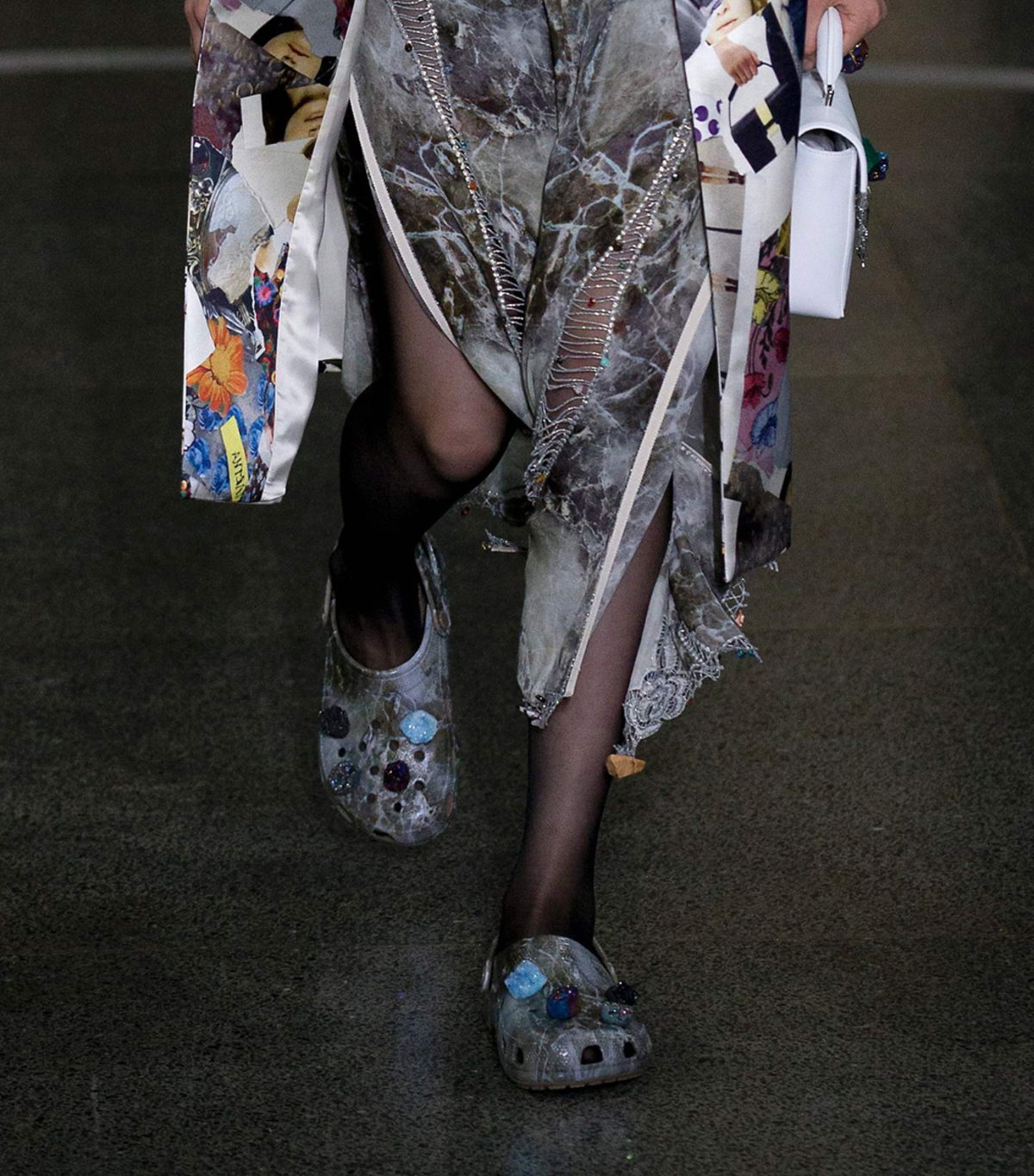 Crocs auf dem Laufsteg von Christopher Kane. 
