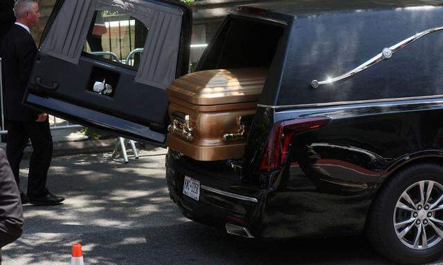 Die Beerdigung von Ivana Trump fand am 20. Juli in der St. Vincent Ferrer Roman Catholic Church in New York statt.